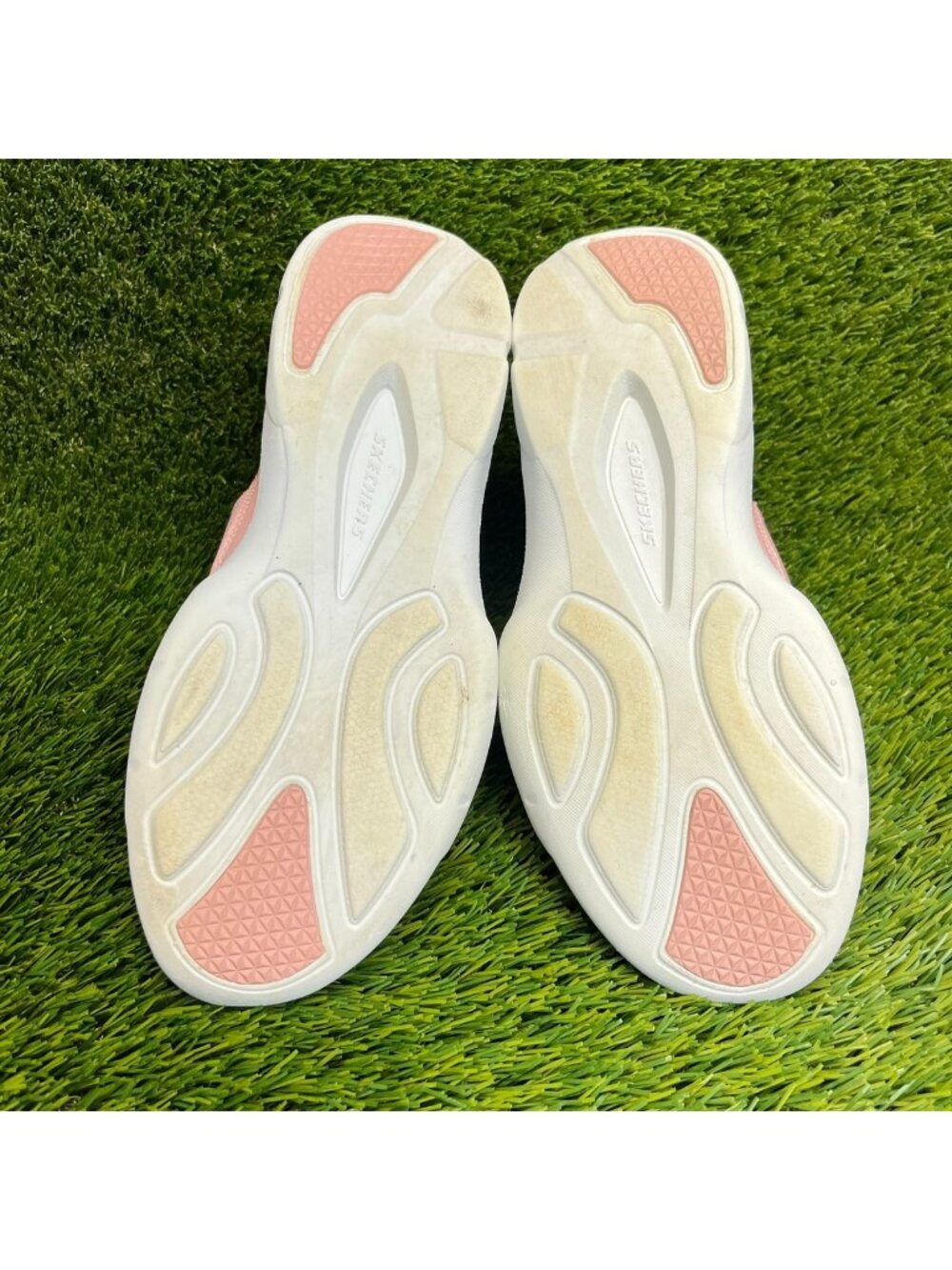 Skechers D'Lites DLT-A Womens Size 8 Pink White Athletic Running Shoes Sneakers